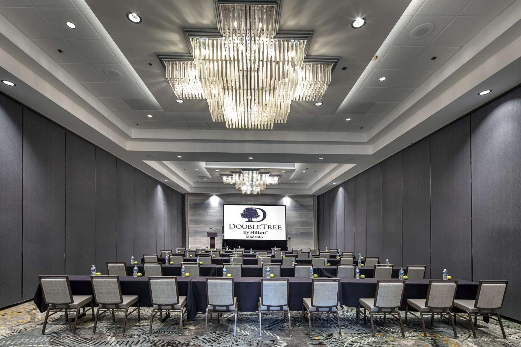 Doubletree By Hilton Modesto Hotel Bagian luar foto