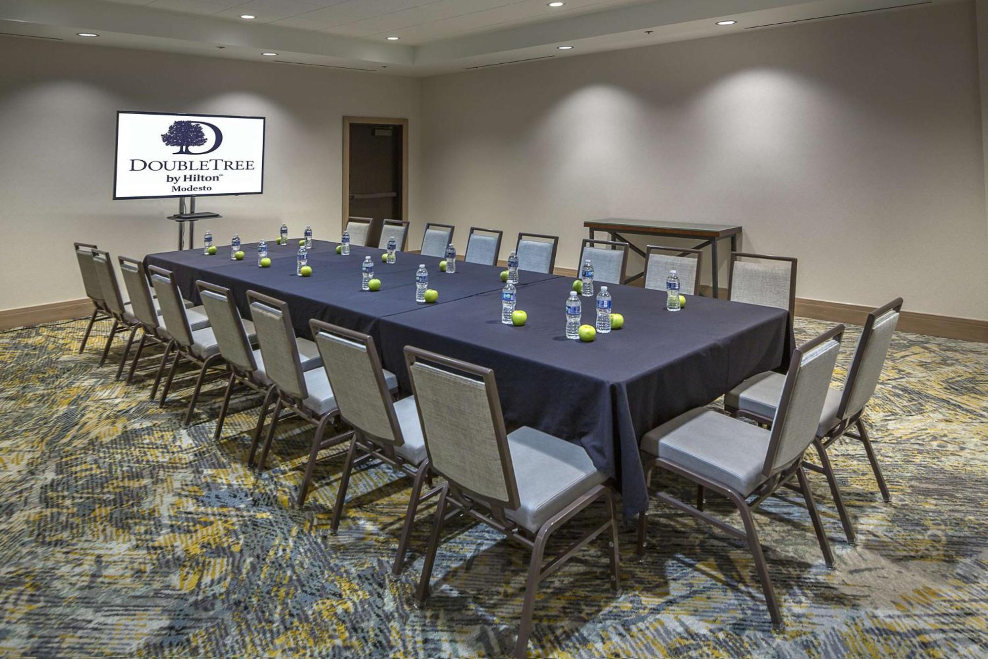 Doubletree By Hilton Modesto Hotel Bagian luar foto